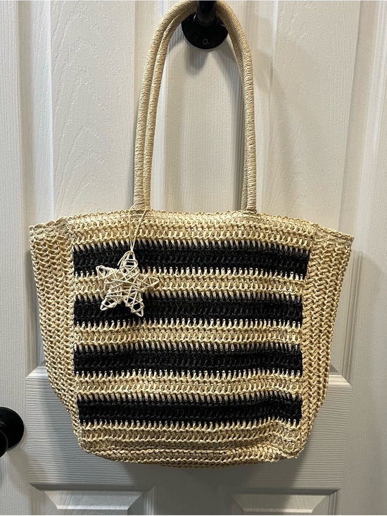 Vintage Havana Handbags - Vintage Havana Slam Bag2 Woven Straw Tote Bag - Black & Natural